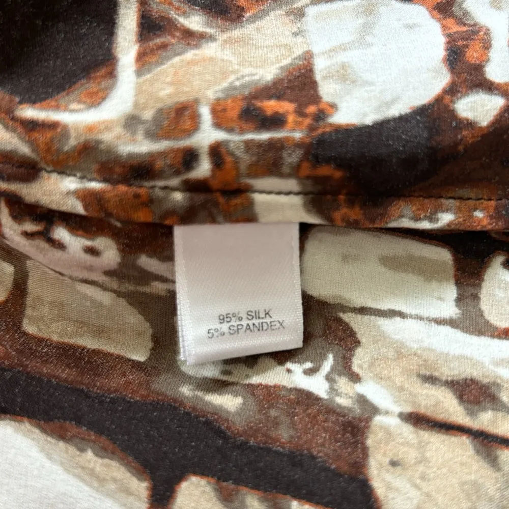 St. John Abstract Print Silk Blouse Size 4 - Image 10