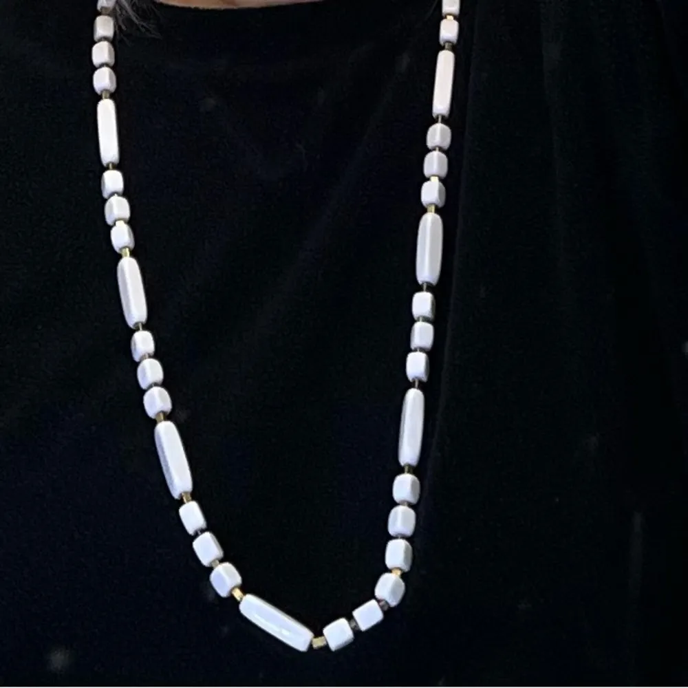 VINTAGE Trifari White Gold Rectangle‎ Square Bead Rope Necklace - Image 4