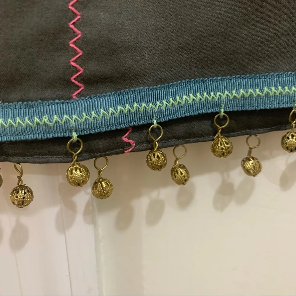 Etcetera Grey Skirt with Intricate Stitching and Bell Trim Women’s Size 0 - Image 3