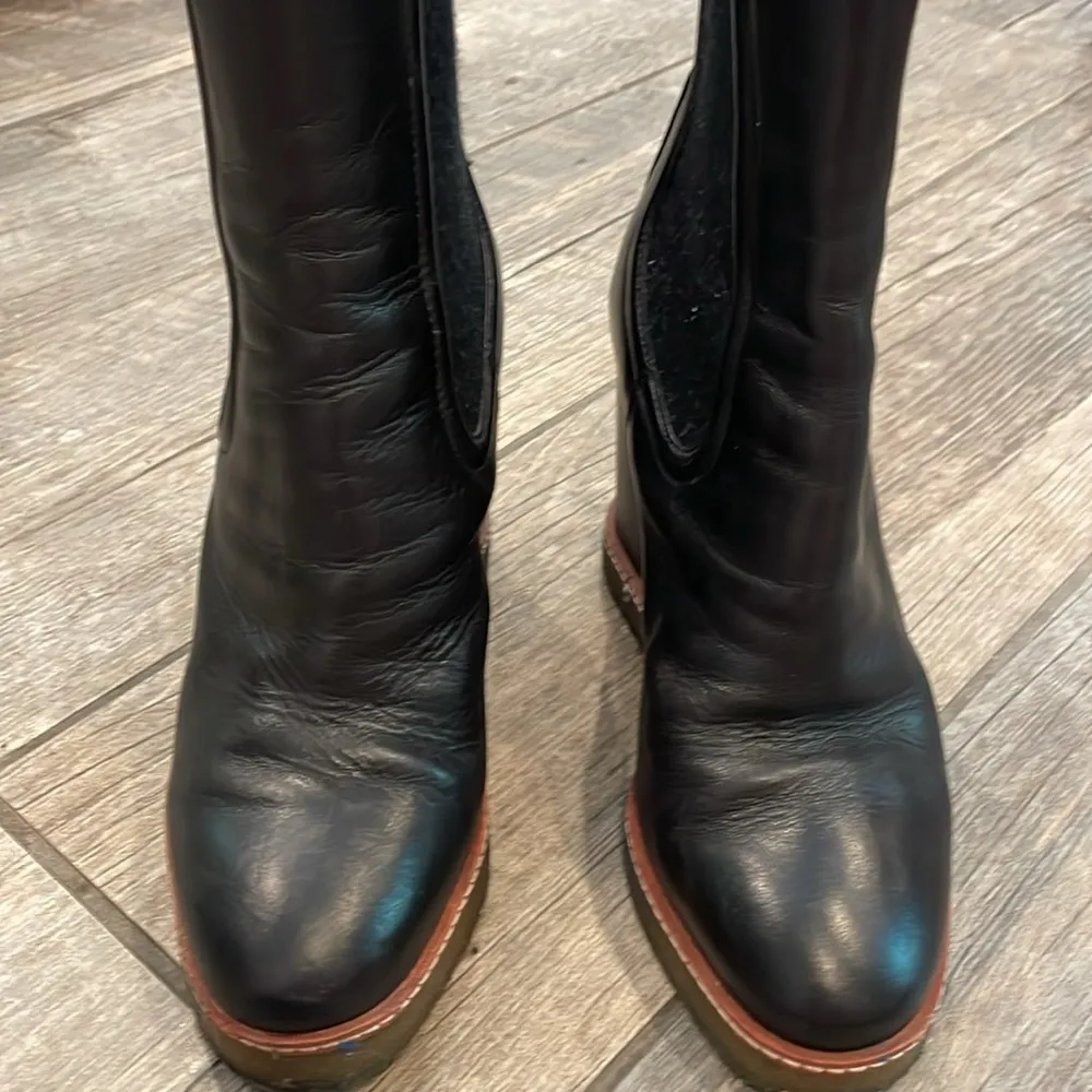 Veronica Beard Black and Brown Leather Wedges - Image 4