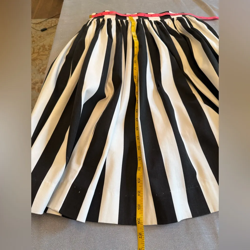 Pinup Couture Bella Vintage Gathered Swing Skirt in Black and White Mark Stripe Size M - Image 8