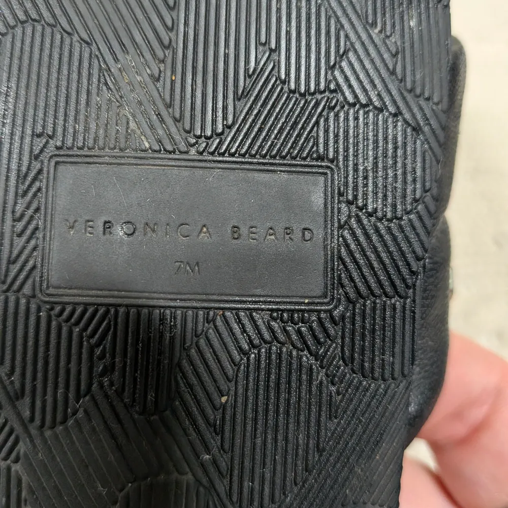 Veronica Beard Black Crisscross Slide Sandals Size 7 - Image 5