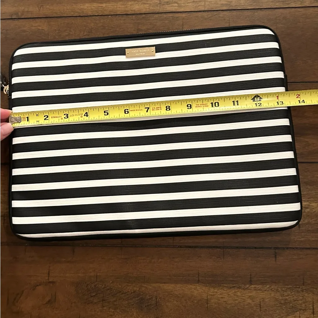 Kate Spade New York Fairmont Square Black White Tablet Laptop Case Sleeve NWOT - Image 4