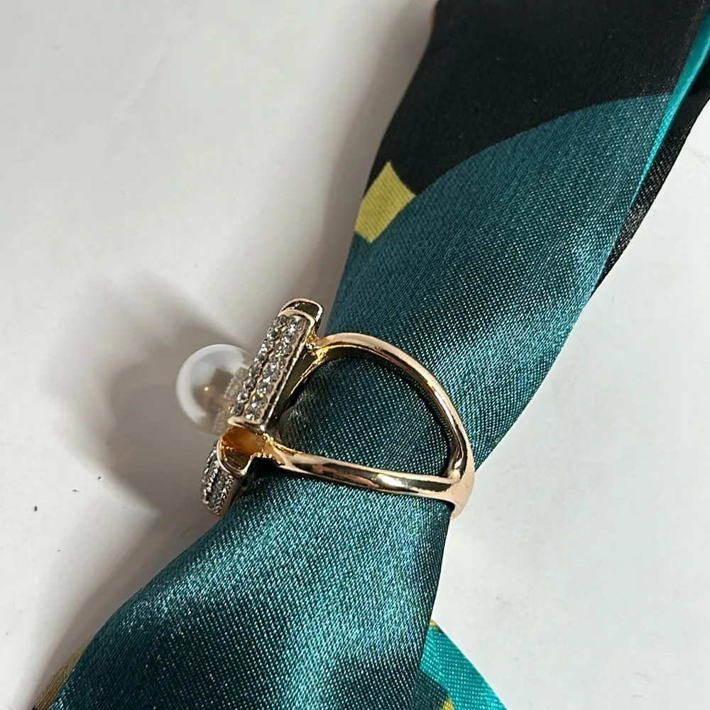 Sparkly Scarf Ring - Image 2