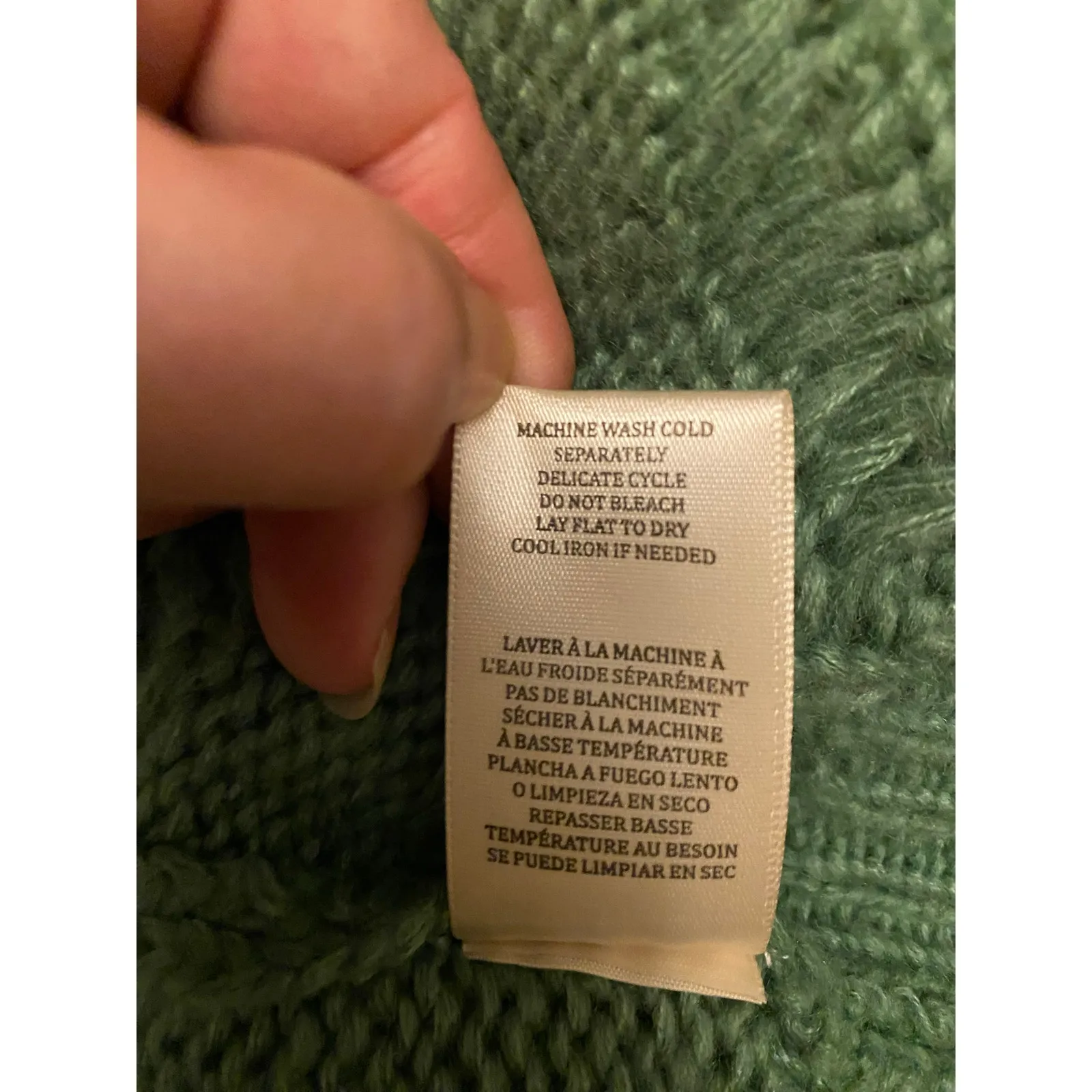 New Blank NYC Colorblock Beige Green Crewneck Cable Knit Sweater Acrylic Large - Image 4