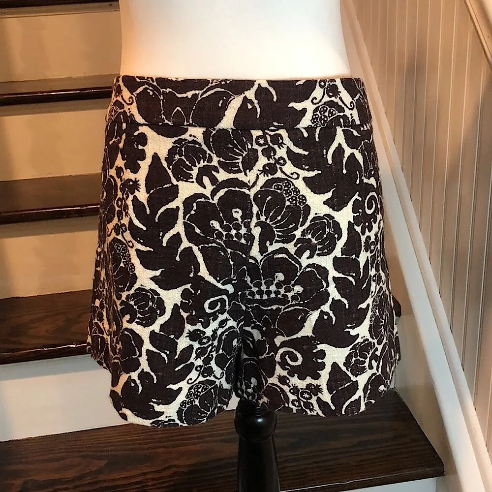 TRINA TURK Ivory Brown Tapestry Like Floral Dress Shorts Sz 12 - Image 4