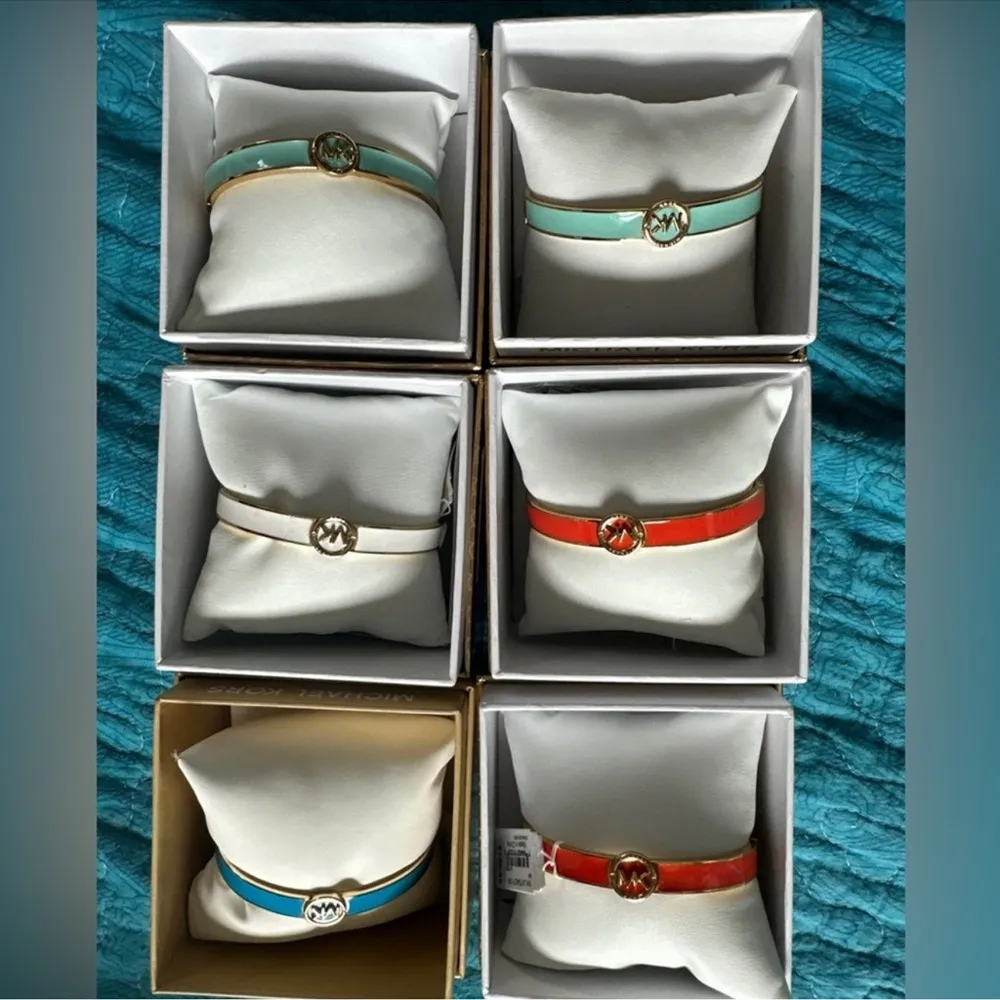 New MICHAEL KORS Haute Gold Tone Green Azure Enamel Bangle Bracelet  NIB - Image 7