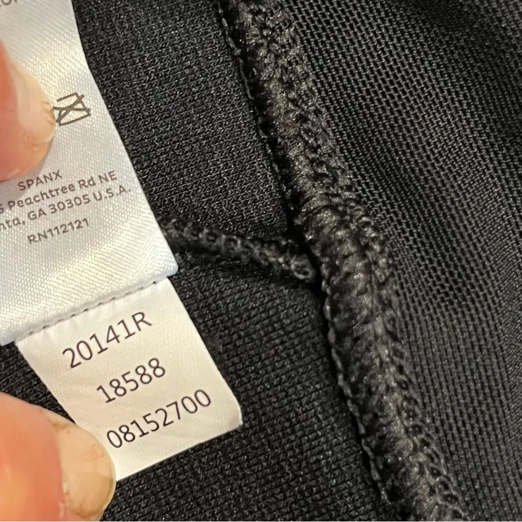 Assets by Spanx Black Faux Leather Leggings Tights Pants size Large - Image 9