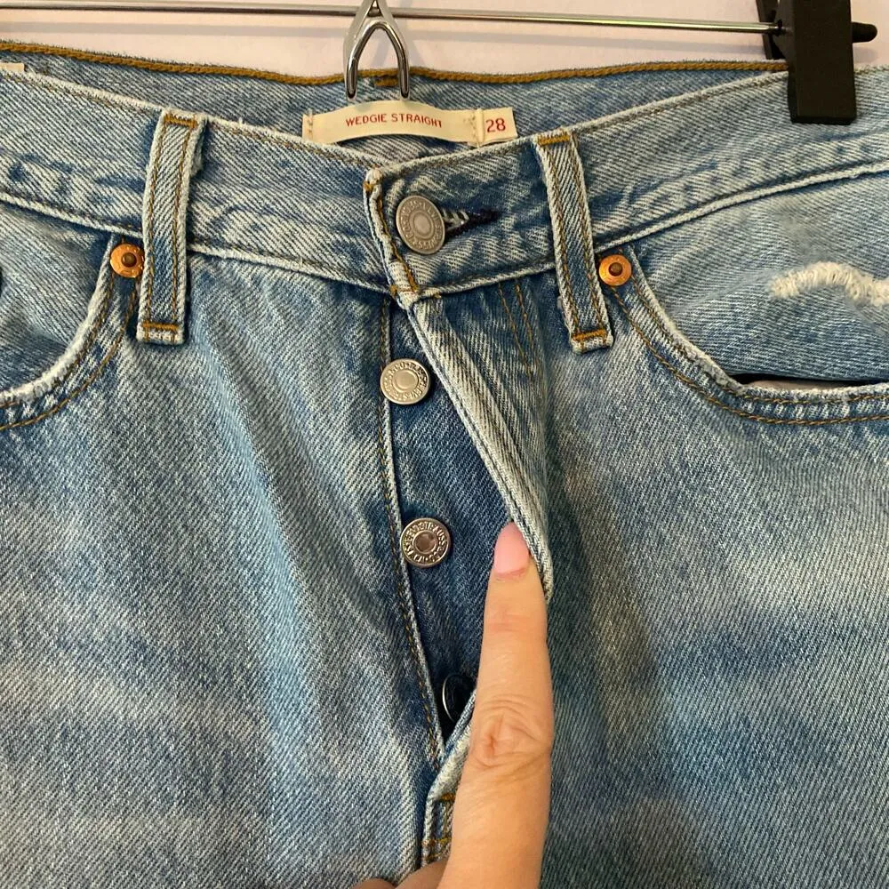 Levi's Premium Women's size 28 Wedgie Straight Light Distressed Button Fly Jeans - Image 5