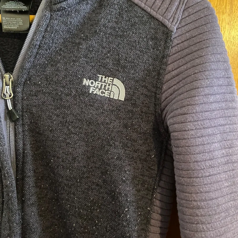 The North Face Athletic 2-Way-Zipper Hoodie - Image 3