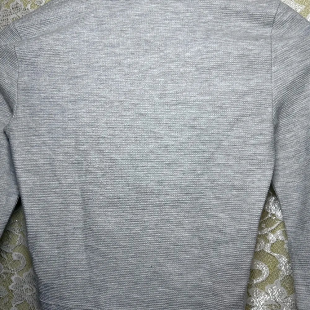 Aritzia TNA Gray waffle thermal Long Sleeve Top small euc - Image 8