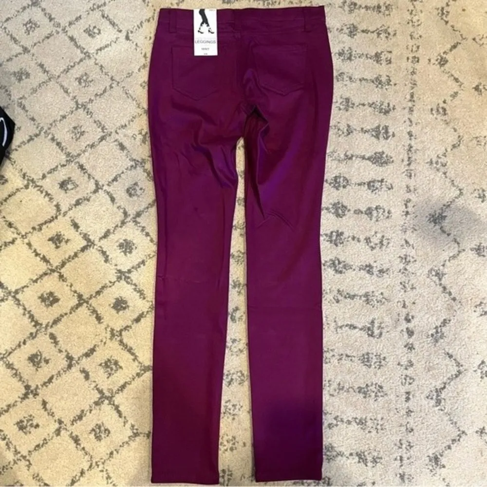 NWT MIXIT Damson Burgundy Back Pockets Denim Leggings Size Small - Image 4