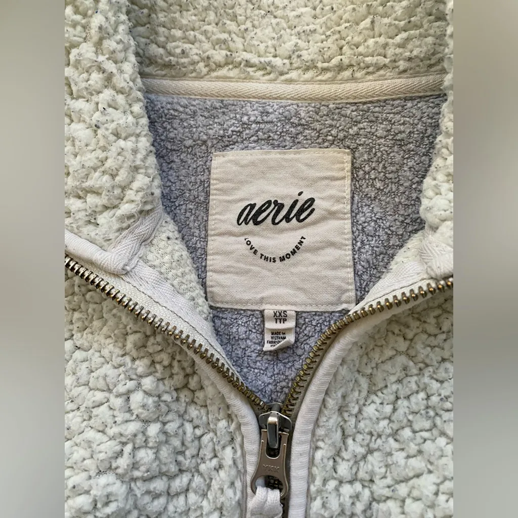 Aerie Women’s Sz XXS Gray/Cream Hometown Holiday Sherpa 1/4 Zip Pullover - Image 9