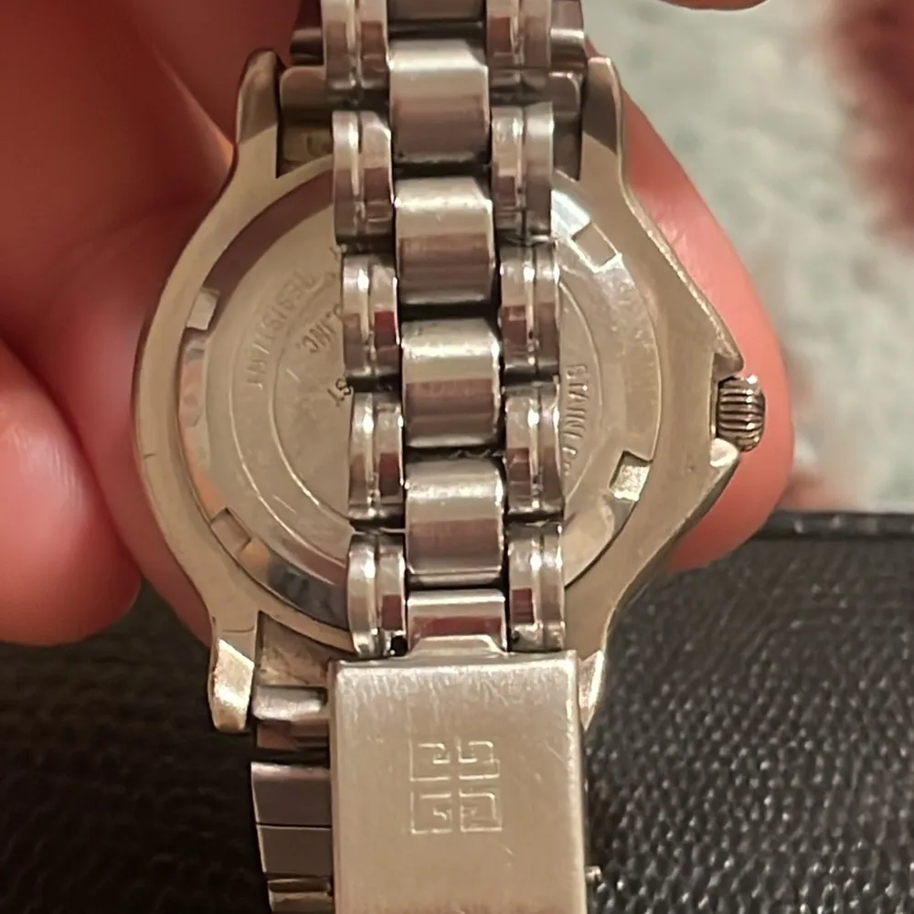 Givenchy Ladies Watch - Image 4