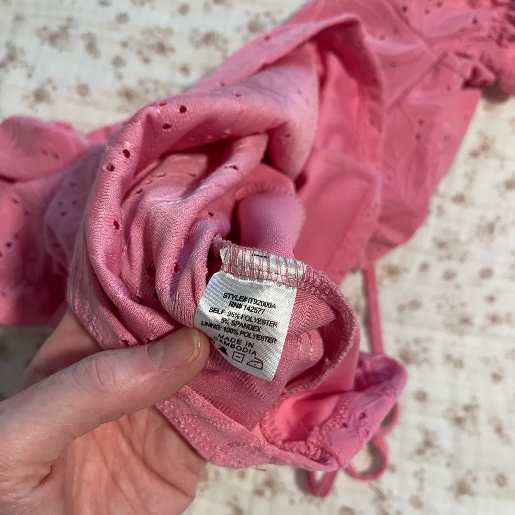 Pink Eyelet Puff Sleeve Top - Image 4