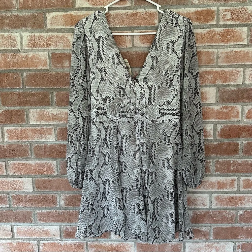 Express Cutout Long Sleeve A Line Dress NEW Women’s Small Gray Snakeskin Print - Image 7