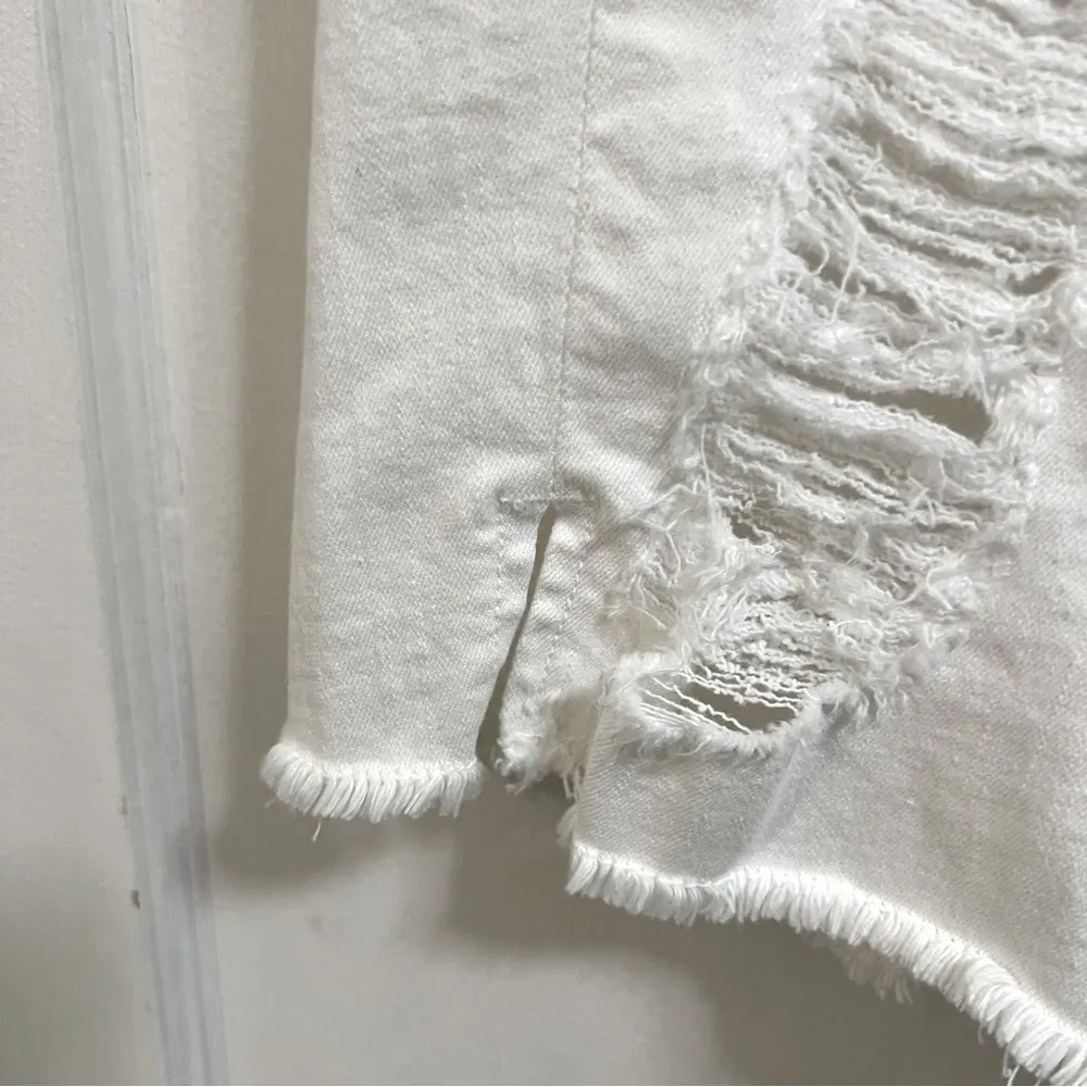 NWT GOOD AMERICAN Cut Off Shorts Gash403 White - Image 12