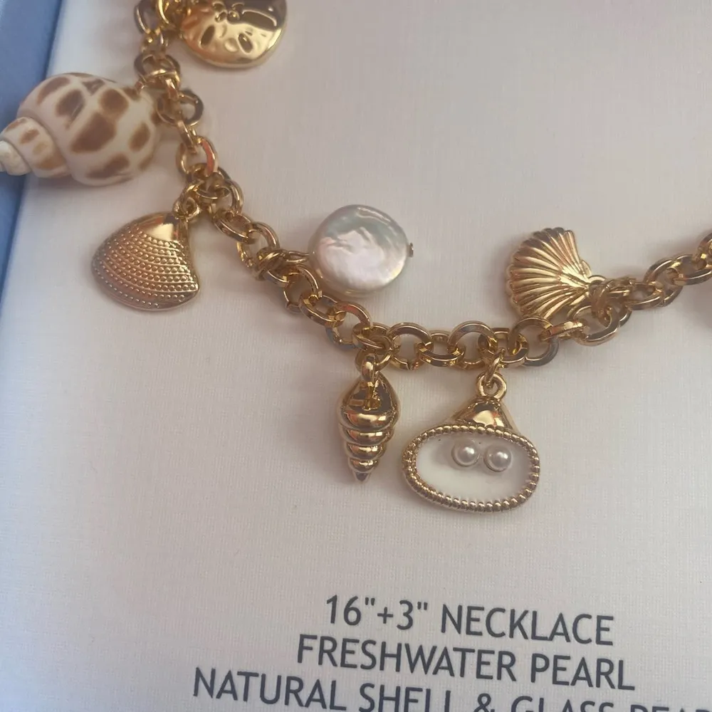 House of Harlow 1960 Gold and Natural Shell Necklace - Image 3