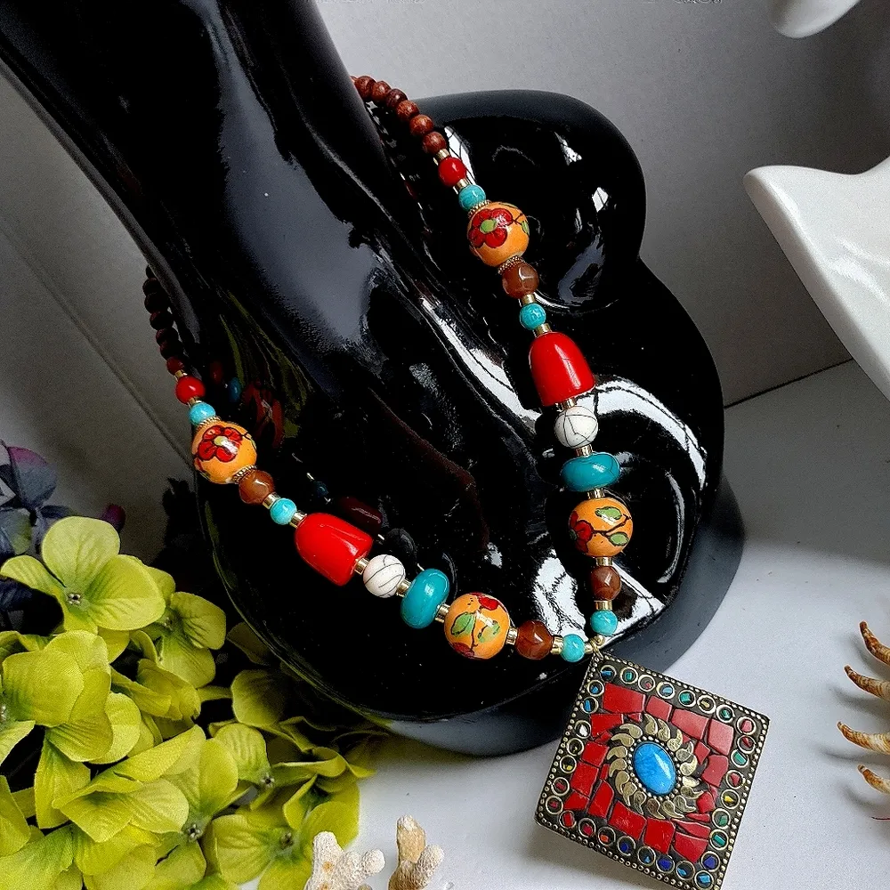 Boho Ethnic Mosaic Design Pendant Necklace Red - Image 2