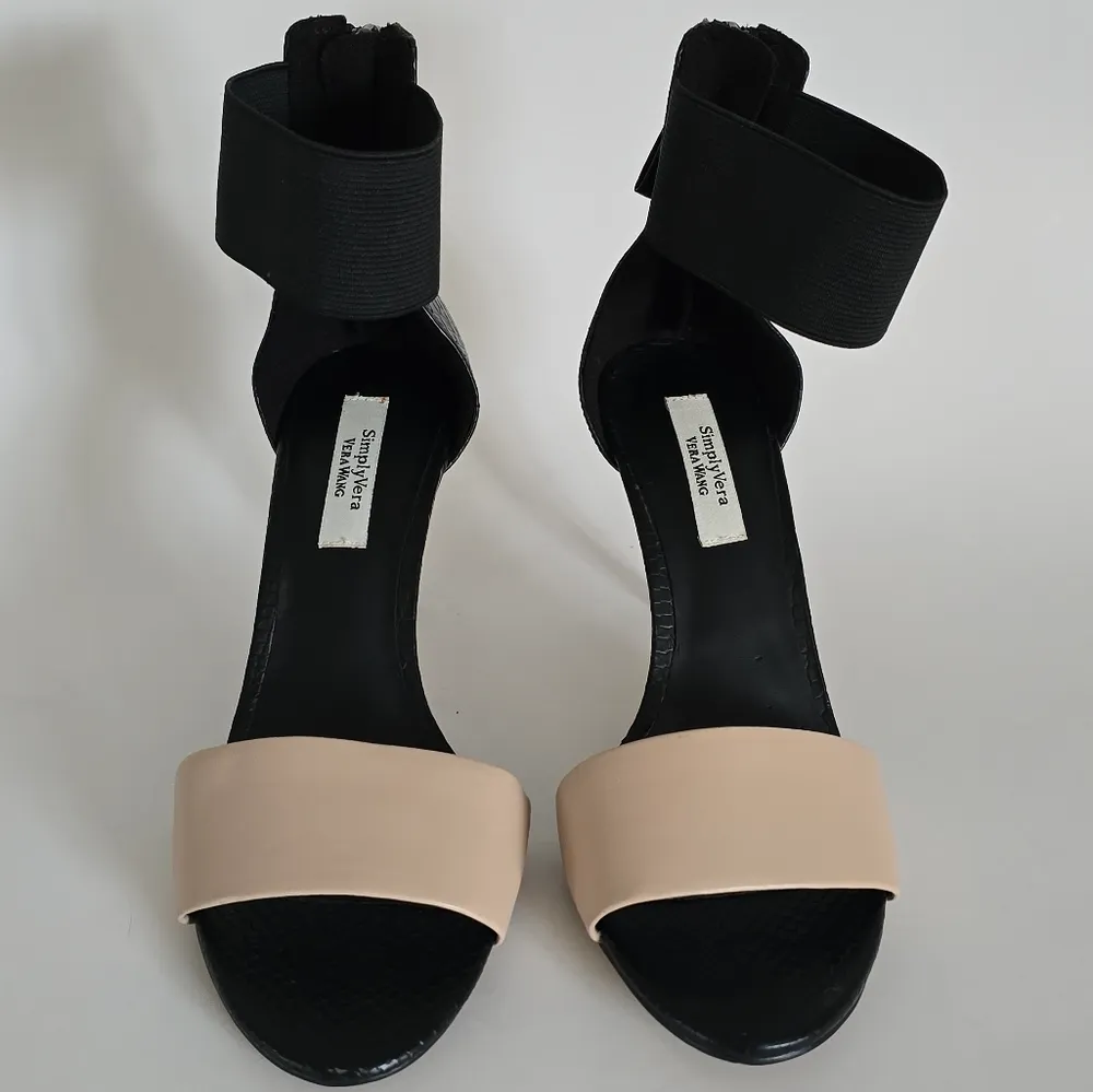 Simply Vera Vera Wang Black & Blush Ankle Strap Heels Size 6½ Pink - Image 7