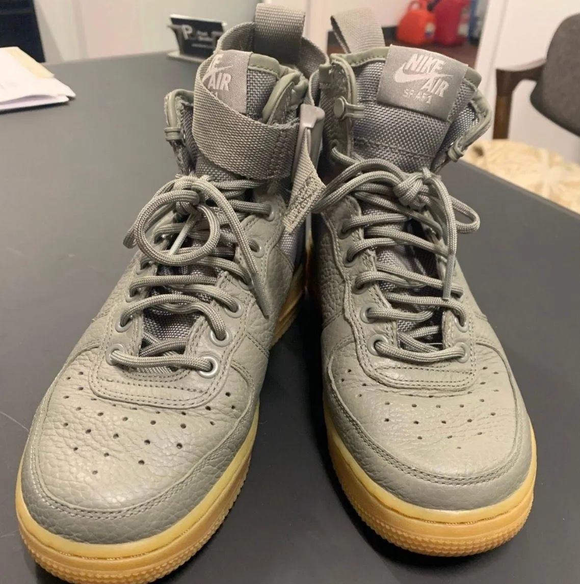 military-inspired SF Air Force 1 Mid. The Wmns SF Air Force 1 Mid 'Dark Stucco' sneaker  - Image 3