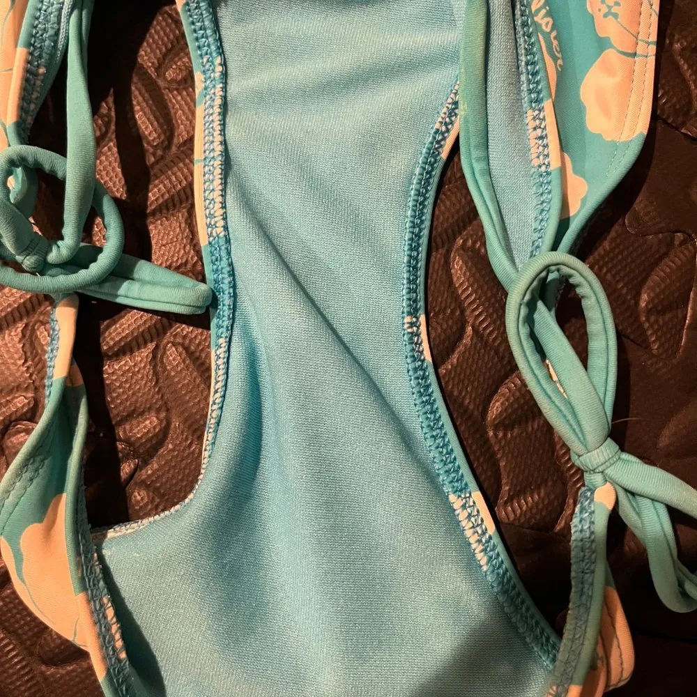 hollister bikini bottoms size XS - Image 3