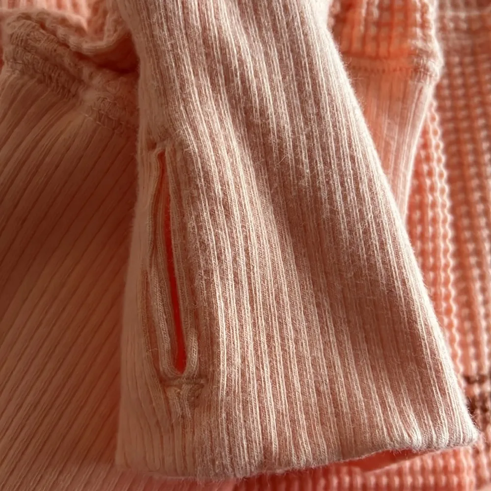 NWT Offline by  Dance Club thermal type long sleeved high low top ribbed - Image 9