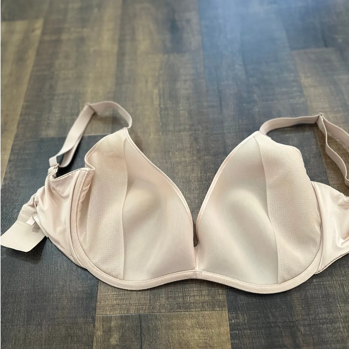 Skims Nude Underwire Bra Size 38H - Image 3