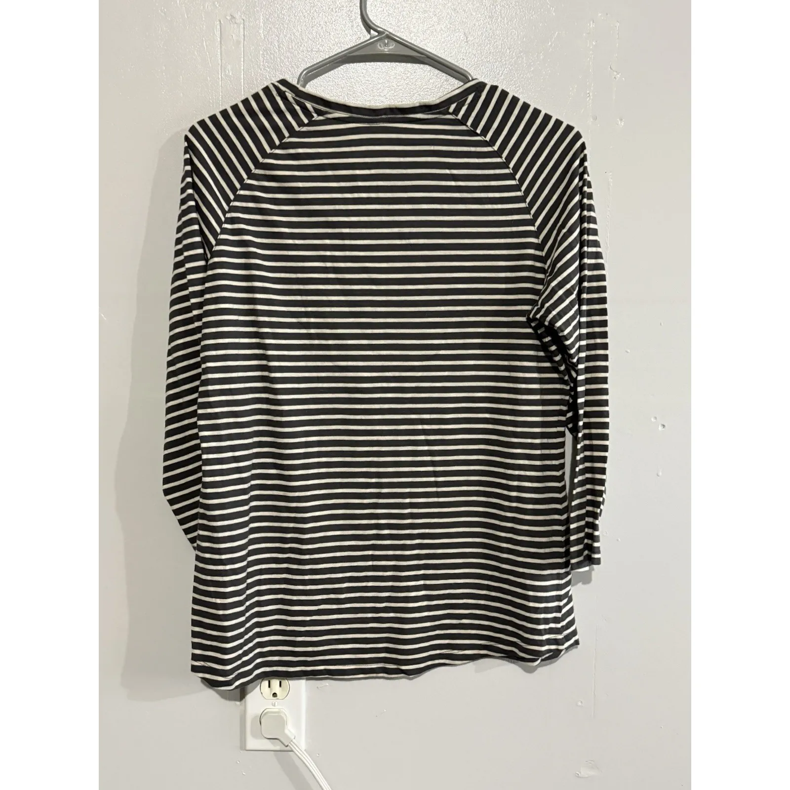 Columbia Unbearable Striped Graphic Shirt Bear Wearing Beanie Size Large Women's - Image 6