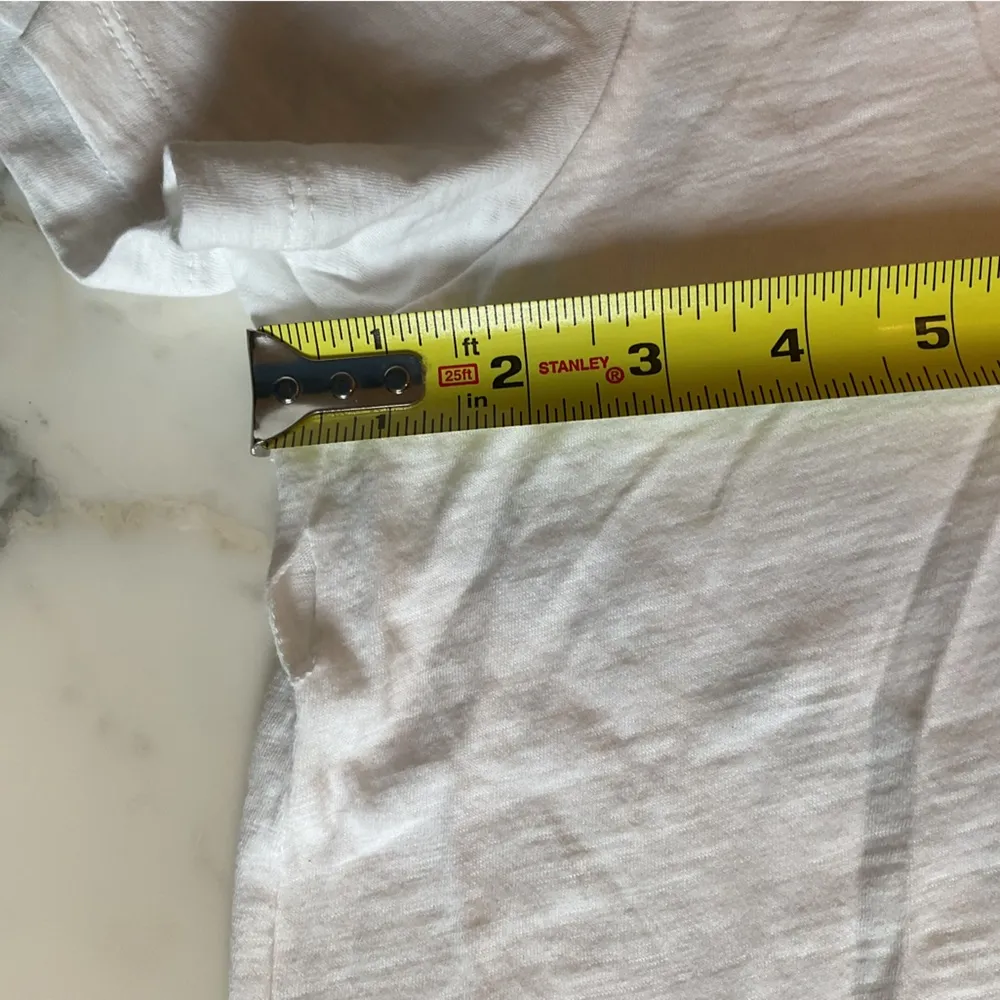 NWT J. Crew Short-sleeve dog with flowers graphic tee Sz L small seam separation - Image 11