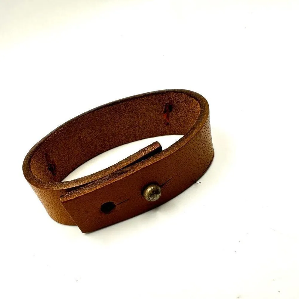 American eagle silver tone  and brown leather bracelet - Image 3