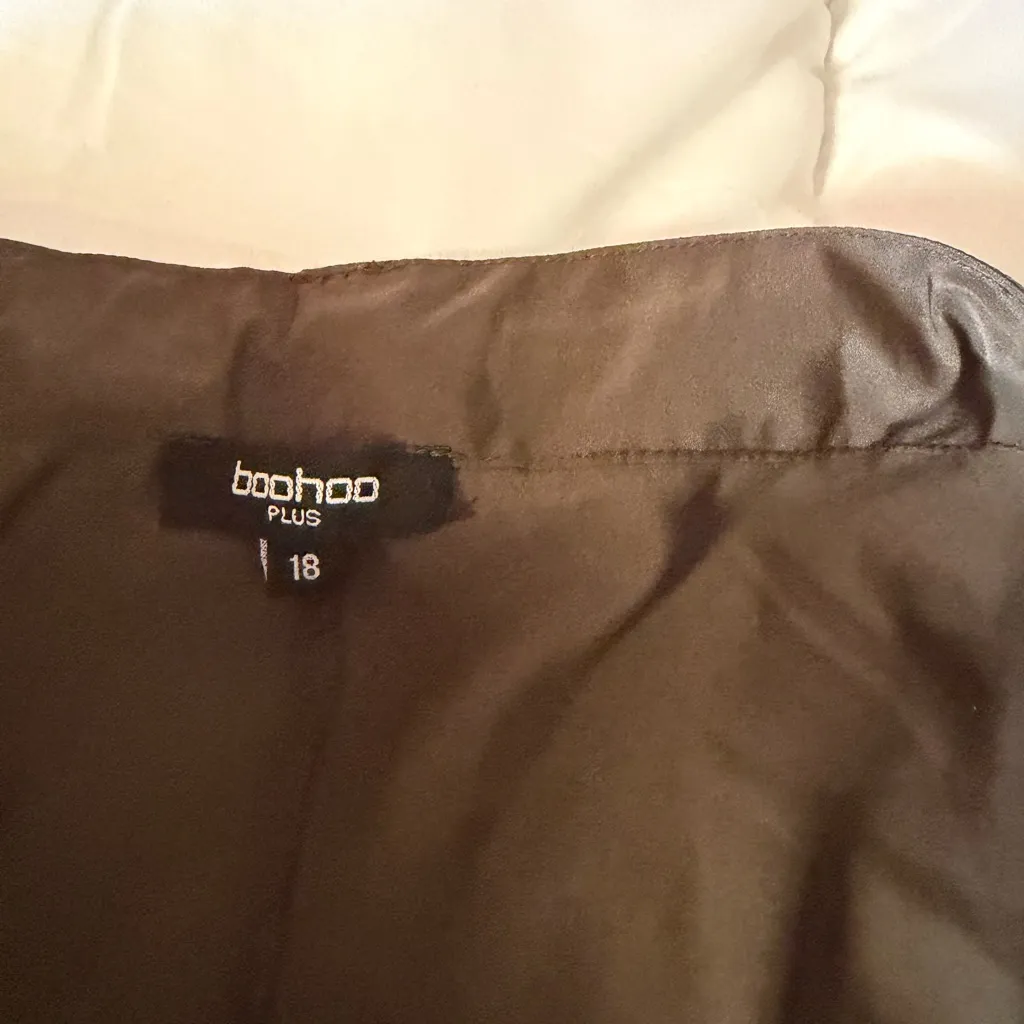 Boohoo Cargo Pants - Image 6
