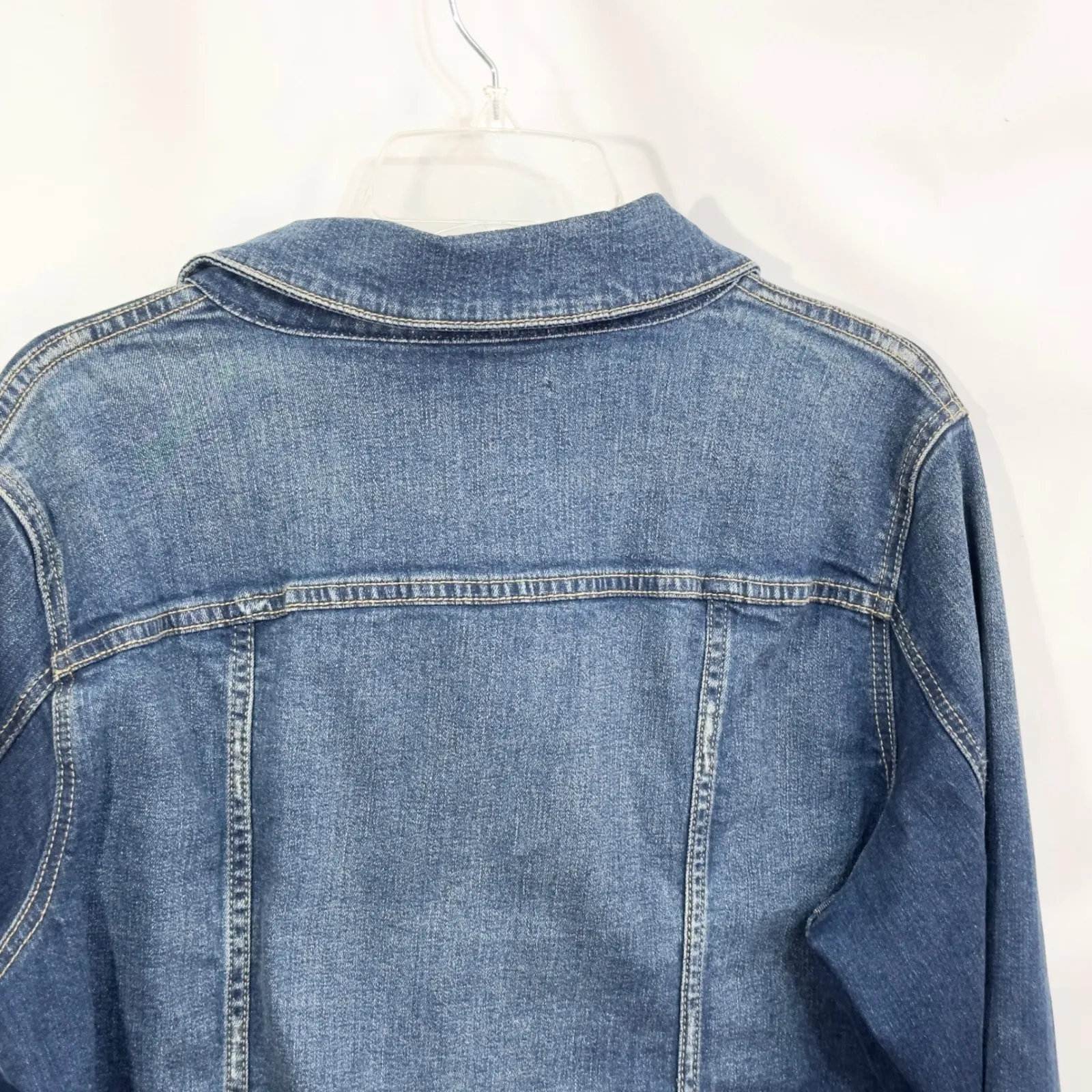 Torrid Plus Size 1X Denim Jacket Distressed‎ Blue Jean Jacket Stretch 1130 - Image 14