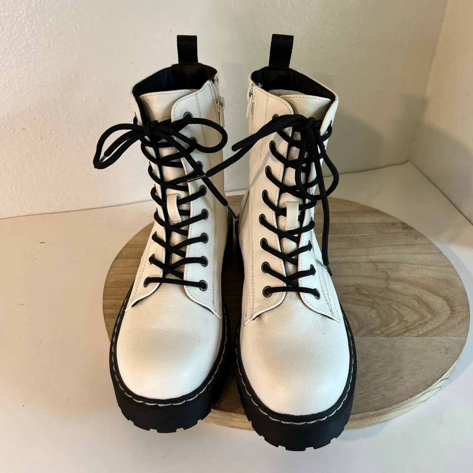 Unionbay White Vegan Leather Zipper Side Lace Up Combat Moto Boots Size 10 - Image 5