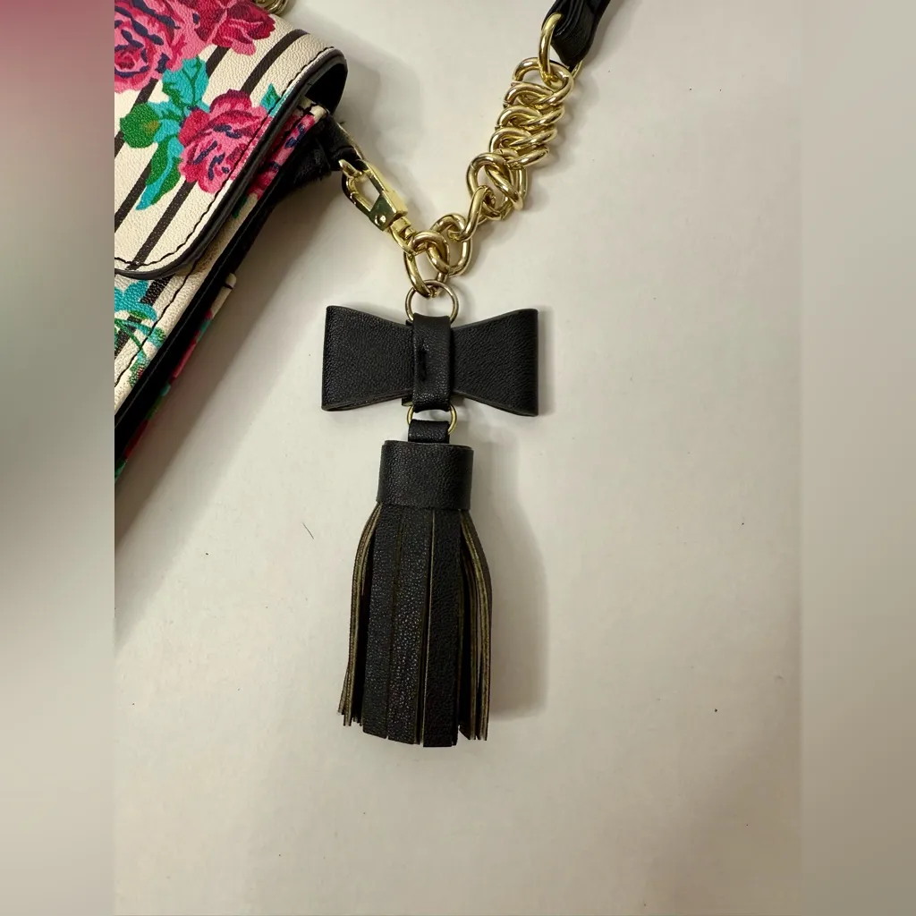 Betsey Johnson Crossbody Purse Wallet Handbag Roses Stripes‎ Snap Y2K Girlie Fem - Image 6