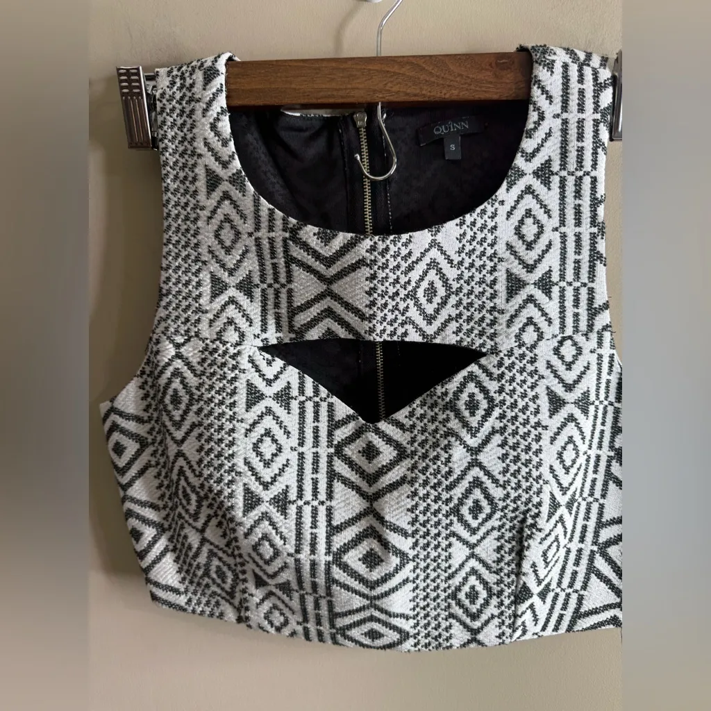 Quinn Monochrome Patterned crop top small Black - Image 5