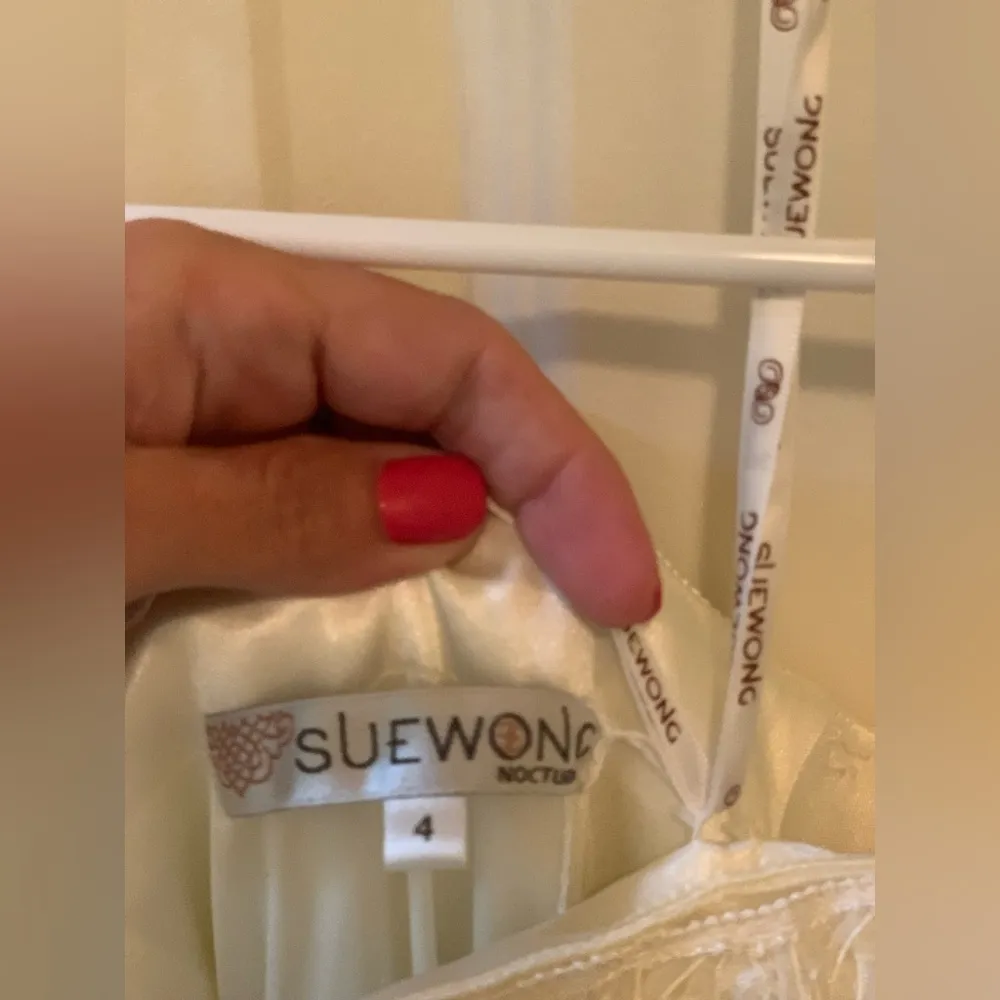 Suewong Elegant White Lace Strapless Dress.  Size-4 - Image 3