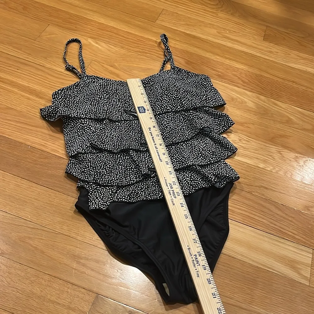 Shore Shapes women’s ruffles polka dots one piece swim suit size 12 . Black - Image 3