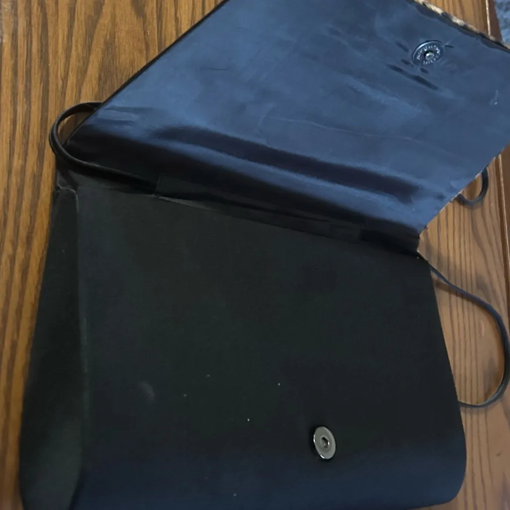 Clutch Paris New York Milano Elegant Black and Leopard Print Clutch - Image 5