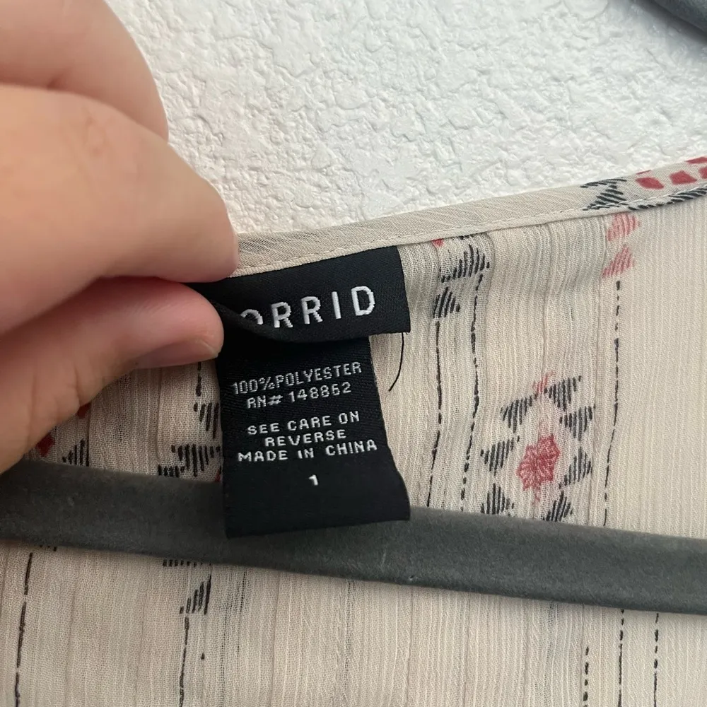 Torrid  Sheer Aztec Tunic Top Size 1X Cream 3/4 Sleeve V Neck Pleated - Image 6