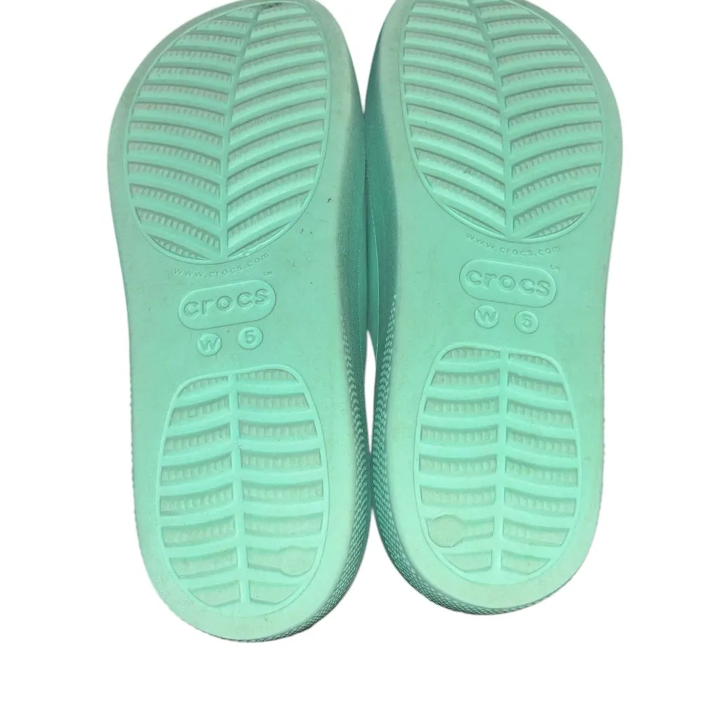 Women’s size 5 crocs - Image 2