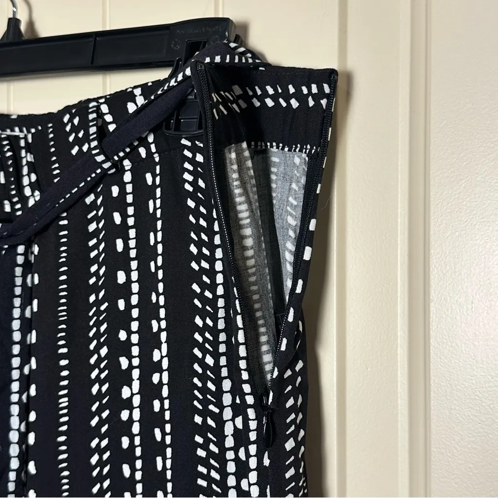 Cupcakes and Cashmere Melena Dotted Stripe Crop Pants Size M EUC Black Size M - Image 9