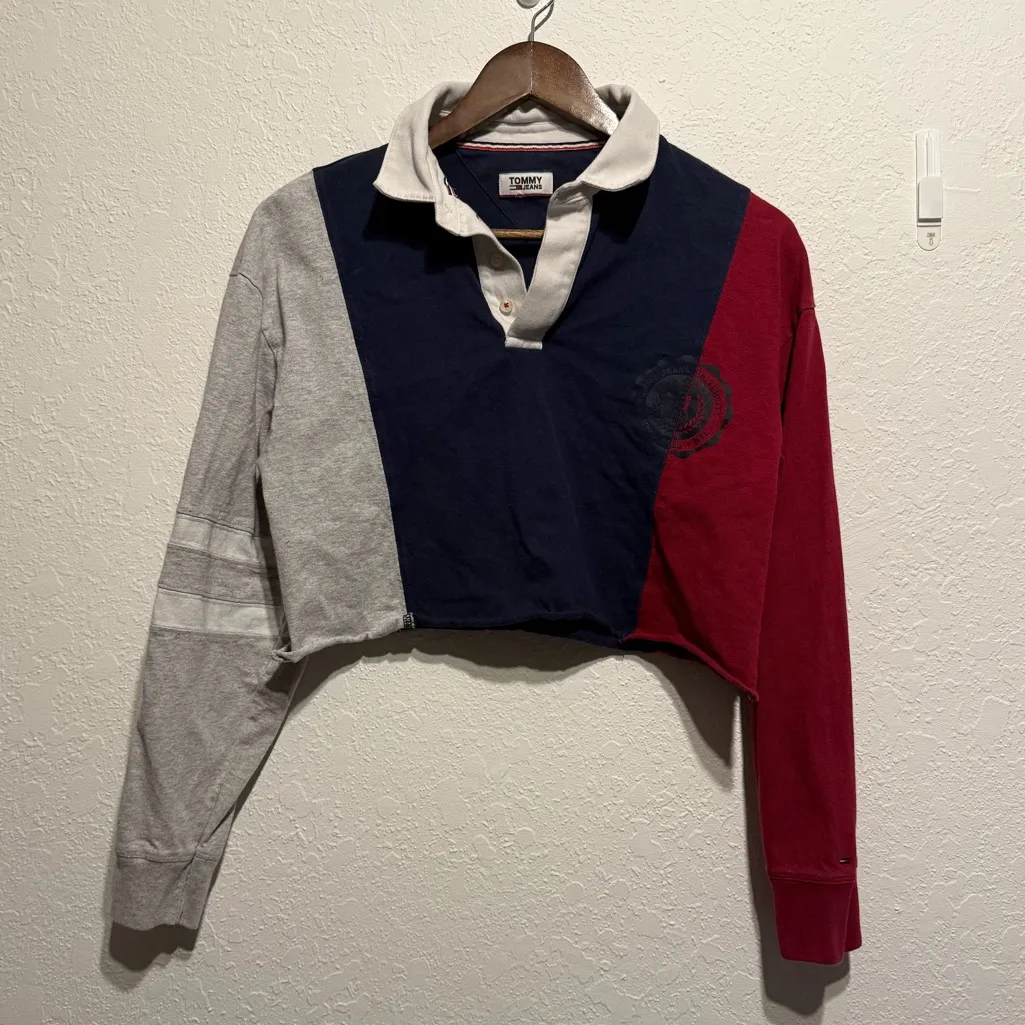 Tommy Hilfiger Colorblock Cropped Rugby Shirt Men’s Size M Pullover Top Blue Red - Image 4