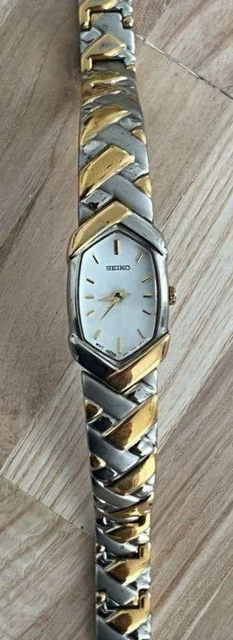 Seiko Ladies Watch Vintage Two Tone Braided Bracelet White Hexagonal Dial - Image 4