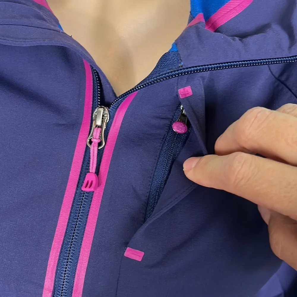 REI womens hooded light weight rain jacket size Small - Image 6