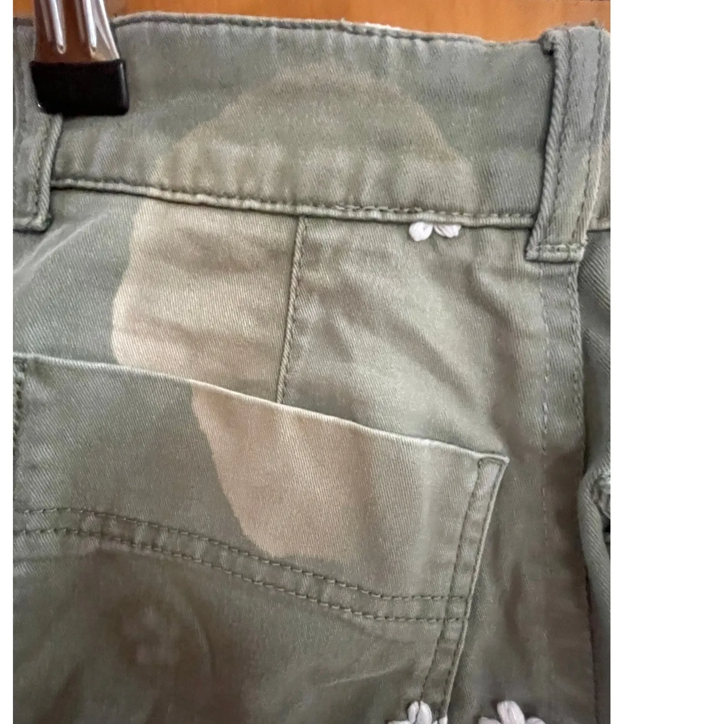 Stella McCartney Khaki Mini Skirt with Daisies - Image 7