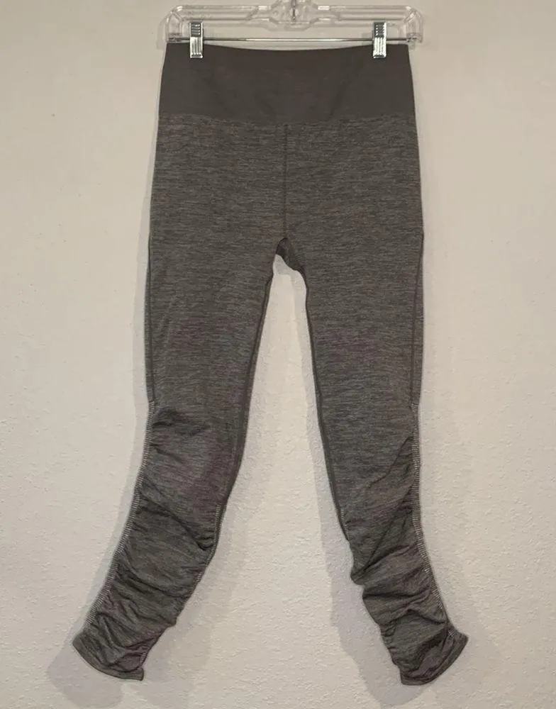 Fabletics high waisted seamless ruched leggings L - Image 4