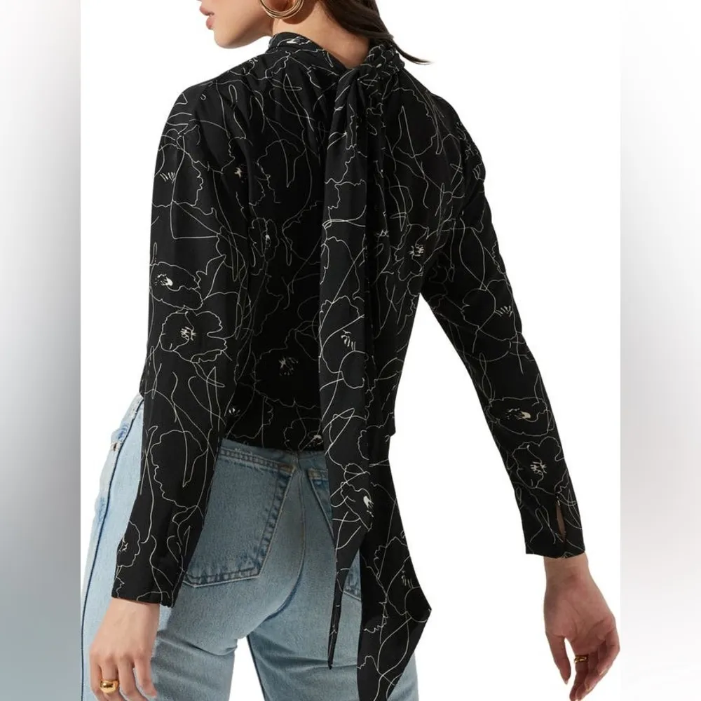 NWT ASTR Floral Black and White Long Sleeve Tie Neck Flowy Top Size XL - Image 2