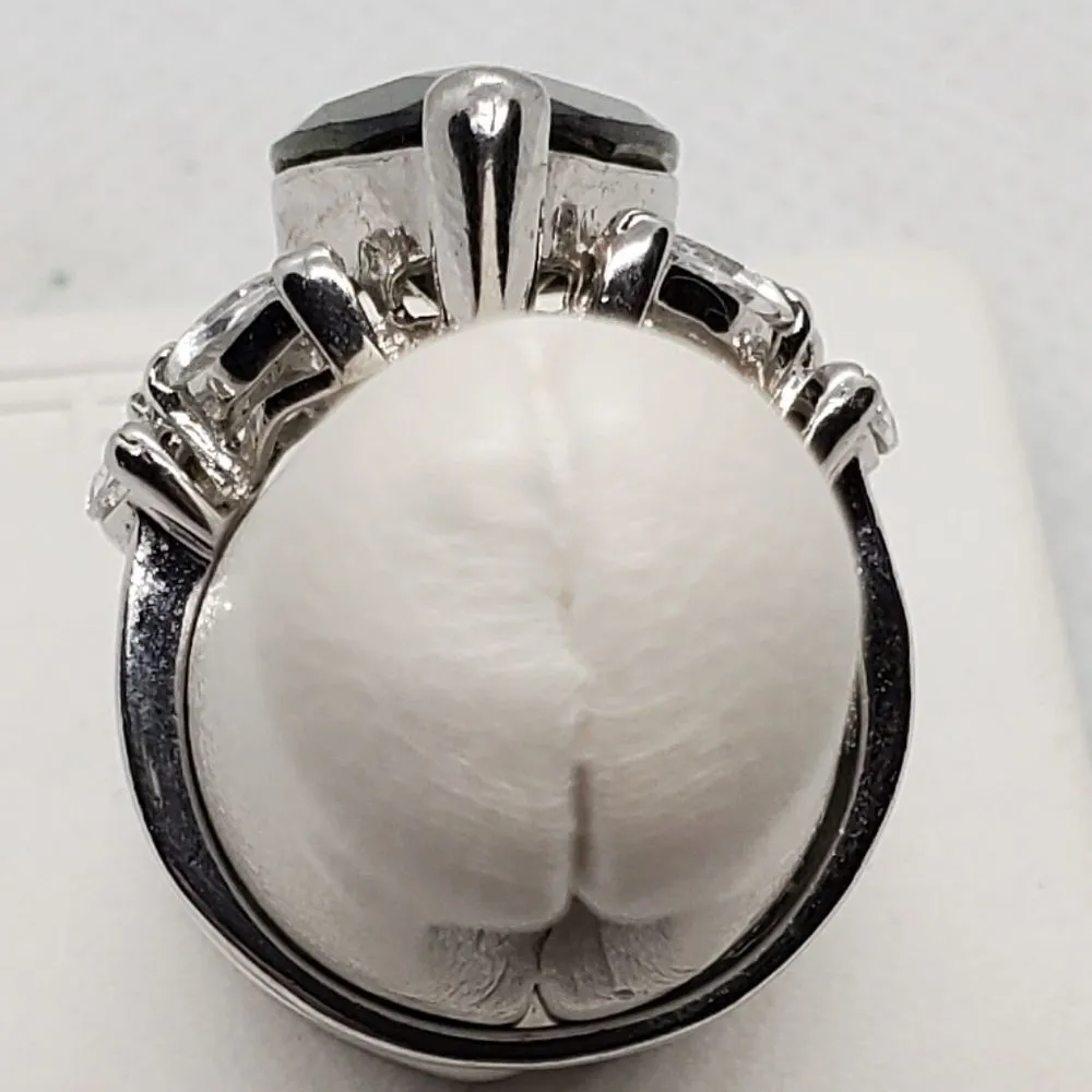 Sterling Silver FAS Ring with Large Green Stone & 6 Clear Stones Green - Image 5