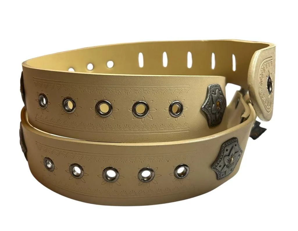 Vintage Western Floral Concho Belt – Cream Leather Look with Metal Accents XL Silver - Image 3